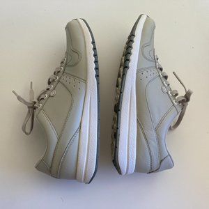 Women's Size 8 Rockport Lightweight Sneakers Walking Shoe Grey Leather